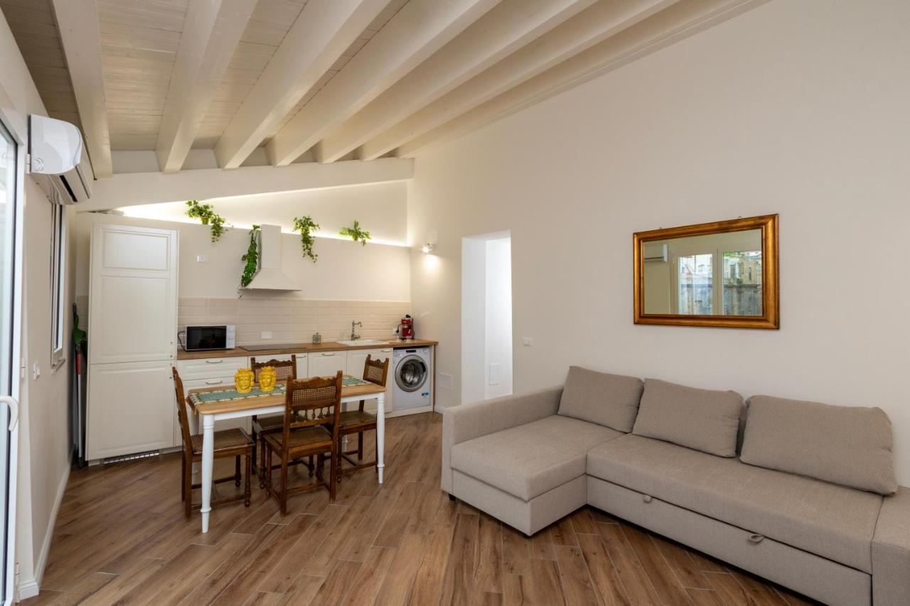 Cortile Del Greco Apartments Palermo Ngoại thất bức ảnh