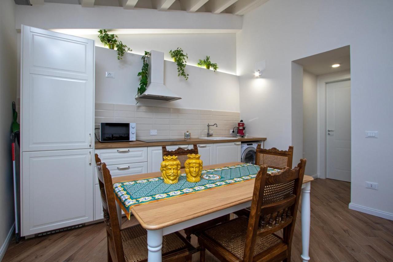 Cortile Del Greco Apartments Palermo Ngoại thất bức ảnh